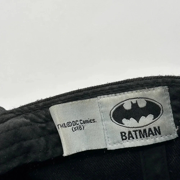 DC Comics Batman Mens Baseball Cap Bat Symbol Iredescent Logo Hat Preowned - Picture 3 of 5